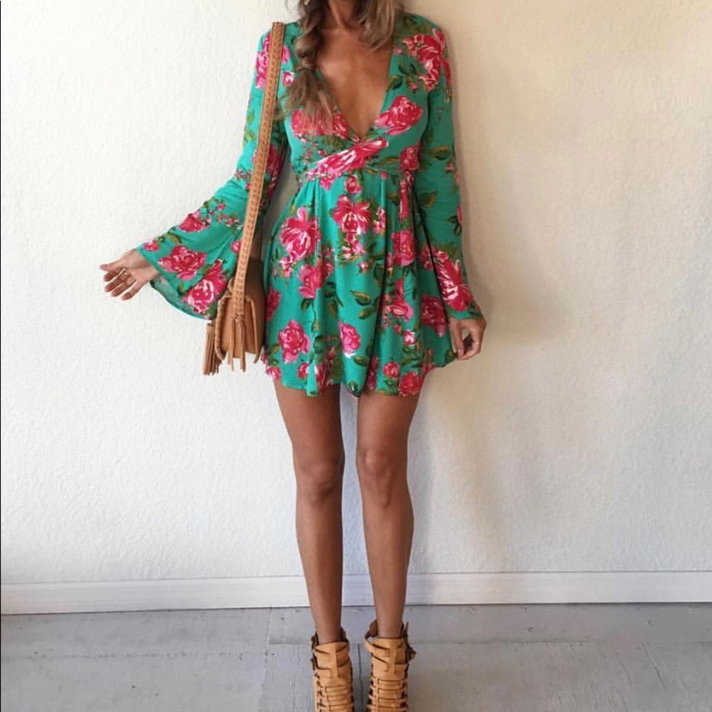 Boutique Bell Sleeved Dress
